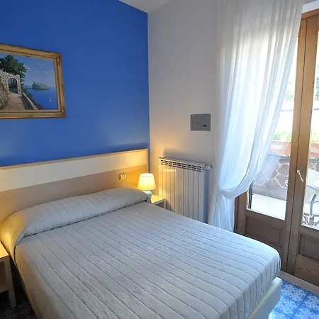 Adriana Amalfi