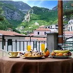 Adriana Pensión Amalfi