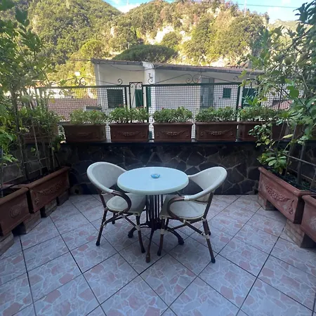 Casa de hóspedes Adriana 2*