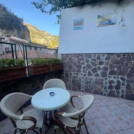 Casa de hóspedes Adriana 2*