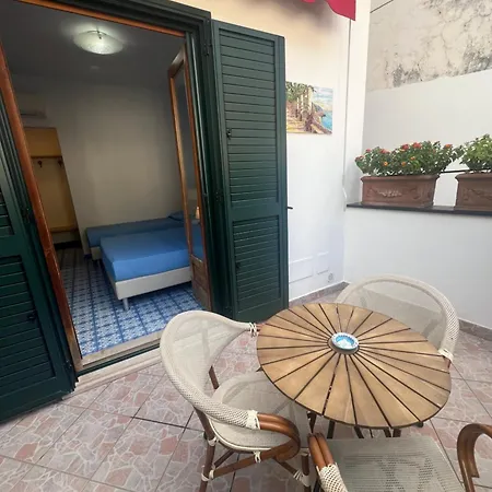 Casa de hóspedes Adriana 2*